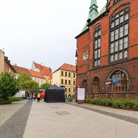 Rynek Homely By Bookinghost