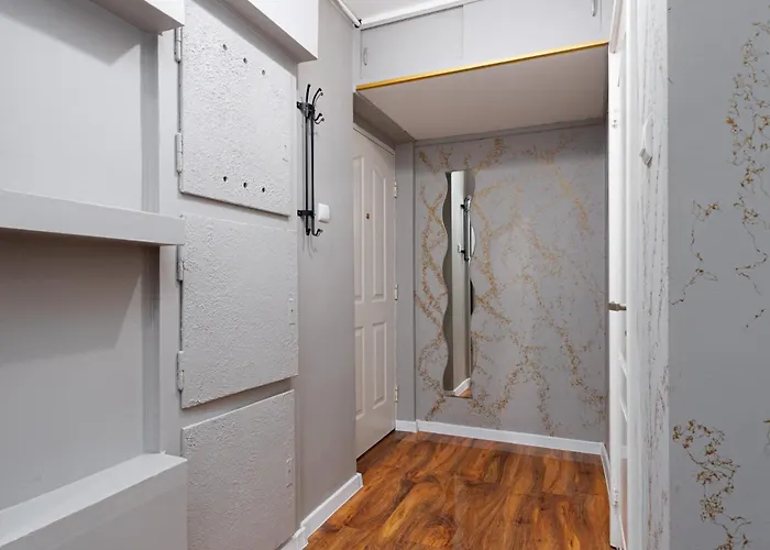 Rynek Homely By Bookinghost